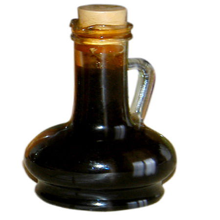 Tencere yemekleri koruk, limon suyu, nar ekşisi, ve tabii ki soğan ve çeşitli baharatlar ile tatlandırılırdı.  -