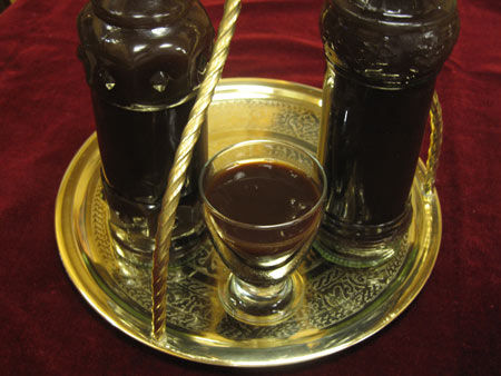 Osmanlı sofralarında su yerine şerbet ve hoşaf içilirdi.  -