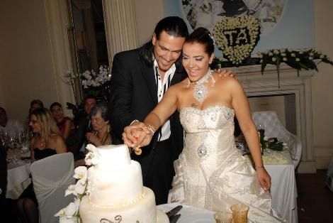 Tanyeli Yunan aşkı ile evlendi.