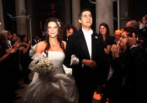 Memet Ali Alabora Pınar Öğün'le evlendi.