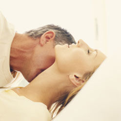 En sevdiğiniz koku ve tatlarla, kendinize en çok yakıştırdığınız giysilerle, sizi en mutlu hissettiren şarkılarla kendinizi motive edin. Yaptıklarınızın, üzerinizdeki etkisine ve bu şekilde kendinizi ne kadar çekici hissedeceğinize inanamayacaksınız.