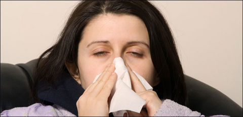 Soğuk algınlığında terleme ve nane limon kaynatma en belirgin tedavi yöntemi olarak öne çıkarken, yüksek ateşte limonlu çay, soğuk uygulama ve sırta bardak çekme, sirkeli bez tedavi yöntemi olarak uygulanıyor. -