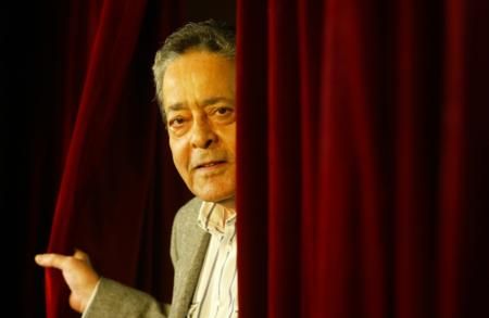 Sanatçı Gazanfer Özcan, kronik akciğer rahatsızlığı ve damar tıkanıklığı nedeniyle tedavi gördüğü hastanede 78 yaşında hayata gözlerini yumdu.