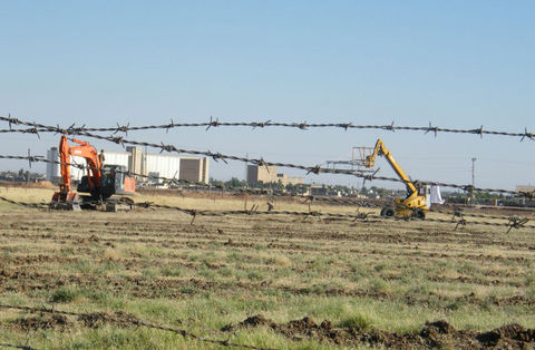 Cumhurbaşkanı Gül, ''5903 sayılı Türkiye ile Suriye Arasındaki Kara Sınırı Boyunca Yapılacak Mayın Temizleme Faaliyetleri ile İhale İşlemleri Hakkında Kanun''u onayladı.
