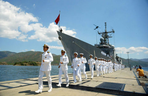 TCG Giresun Fırkateyni Aden Körfezi'nde görev yapan uluslararası deniz gücüne katılmak üzere Marmaris Aksaz'daki deniz üssünden yola çıktı.