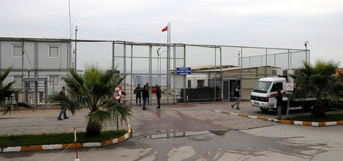 Terör örgütü elebaşı Abdullah Öcalan'ın hükümlü bulunduğu İmralı Cezaevi'ne 5 mahkum gönderildi.