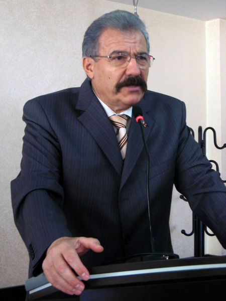 Bazı il emniyet müdürlerinin atanmasına ilişkin üçlü kararname Resmi Gazete'de yayımlandı. Buna göre, İstanbul'a İzmir Emniyet Müdürü Hüseyin Çapkın, İzmir'e Ankara Emniyet Müdürü Ercüment Yılmaz, Ankara'ya da Kayseri Emniyet Müdürü Orhan Özdemir getirildi. Celalettin Cerrah Osmaniye Valisi oldu.