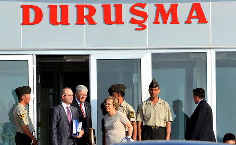 ''Ergenekon'' soruşturması kapsamında tutuklu bulunan emekli Orgeneral Hurşit Tolon tahliye edildi.