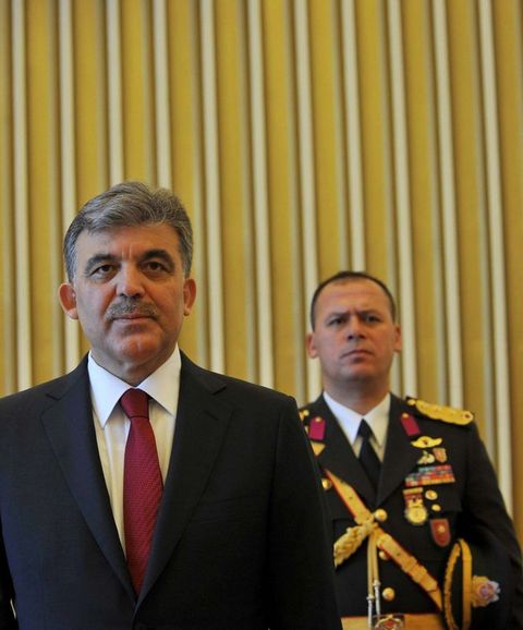 Cumhurbaşkanı Abdullah Gül, ''askere sivil yargı yolunu açan'' düzenlemeyi de içeren 5918 sayılı Türk Ceza Kanunu ile Bazı Kanunlarda Değişiklik Yapılmasına Dair Kanun'u onayladı.