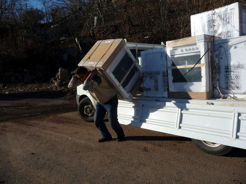 Tunceli'de Sosyal Yardımlaşma ve Dayanışma Vakfınca başlatılan, ''her eve beyaz eşya'' projesi süresinin tamamlandığı ve yardım dağıtımının sona erdi. Proje çok tartışıldı.