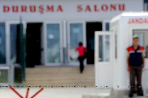 İstanbul 13. Ağır Ceza Mahkemesi, birinci ''Ergenekon'' davası ile Danıştaya yönelik saldırıya ilişkin davanın birleştirilmesine karar verdi.