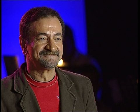 Şair ve söz yazarı Yusuf Hayaloğlu, İstanbul'da yaşamını yitirdi.