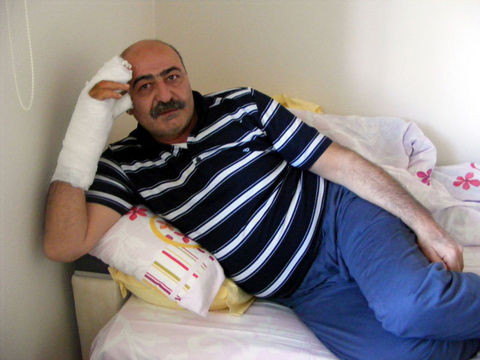 Sinop Belediye Başkanı Zeki Yılmazer'e silahlı saldırıda bulunuldu, saldırgan tutuklandı.