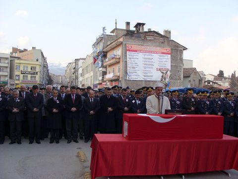 Hava Kuvvetleri Komutanlığına ait F-4 uçağı, eğitim uçuşu sırasında, Konya'nın Altınekin ilçesi yakınında düştü; bir pilot şehit oldu, bir pilot yaralandı.