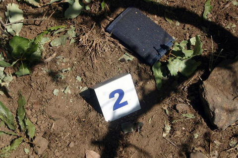 Elazığ'ın Karakoçan ilçesinde, ''göreve çıkan timdeki bir askerin üzerindeki el bombasının patlaması sonucu 4 asker şehit olduğu'' bildirildi.