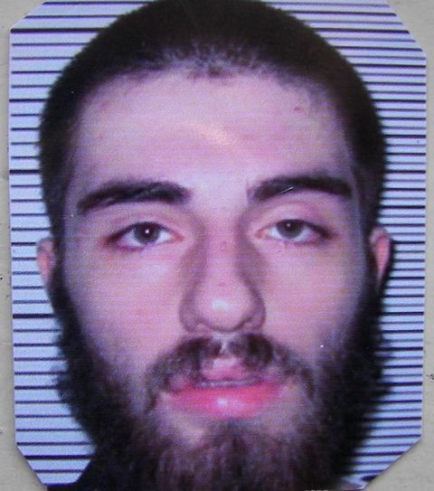 Münevver Karabulut'un katil zanlısı Cem Garipoğlu, İstanbul-Bahçelievler'de avukatı tarafından emniyet güçlerine teslim edildi. Garipoğlu, çıkarıldığı mahkemece tutuklanmasının ardından Maltepe Cezaevi'ne konuldu.