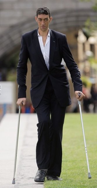 Kendisine Hollywood'dan teklif geldiğine inanamadığını belirten Sultan Kösen, "Mardin'in küçük bir köyünden Hollywood'a gidip film çekmek benim için çok büyük bir fırsat ve şanstır." dedi.