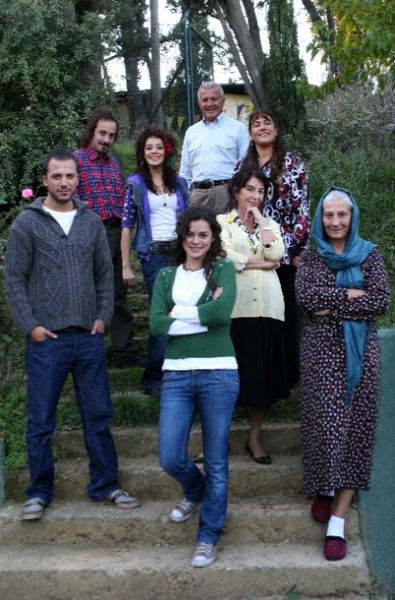 Melekler Korusun - Kadıköy -  - Show TV'nin sevilen dizilerinden Melekler Korusun, Kadıköy'de 100 yıllık İtalyan Apartmanı'nda çekiliyor.