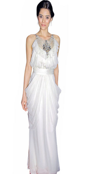 CANSU DERE 10 - Amerikalı Naeem Khan'ın kreasyonundan bir elbisesiyle törene katılan Cansu Dere, gecenin en şık ismiydi. Sezonun rengi olan açık tonlardaki kıyafeti ve aksesuvarlarının uyumuyla kırmızı halının hakkını verdi.