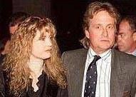 Diandra 45 milyon dolar... Ünlü aktör Micheal Douglas, Catherine Zeta Jones'la evlenebilmek için eski eşi Diandra'ya 45 milyon dolar ödedi. Eğer şimdiki eşi Jones'u aldatırsa da tam 1 milyon dolar tazminat ödeyecek.