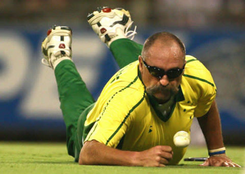 Ünlü kriket oyuncusu Merv Hughes'un bu fantastik bıyıkları da 370 bin dolarlık sigorta değerine sahip