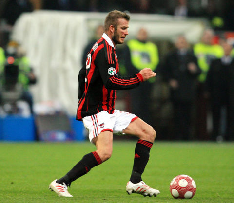 - Ünlü futbolcu David Beckham, çok sık sakatlanan bu bacakları 70 milyon dolara sigortalattı