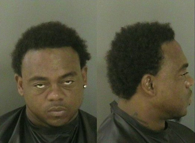 Harvey'in kilodundan 450 Dolar değerinde saat çıktı. -