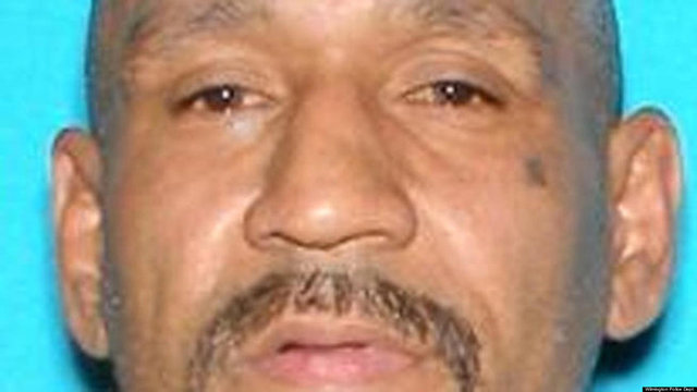 Jose Santiago isimli adamın protez bacağında ise toplamda 5,3 gram farklı uyuşturucu maddeler bulundu.  -