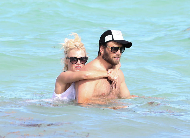 Pamela Anderson, bu yazı kelimenin tam anlamıyla hep tatilde geçirdi.