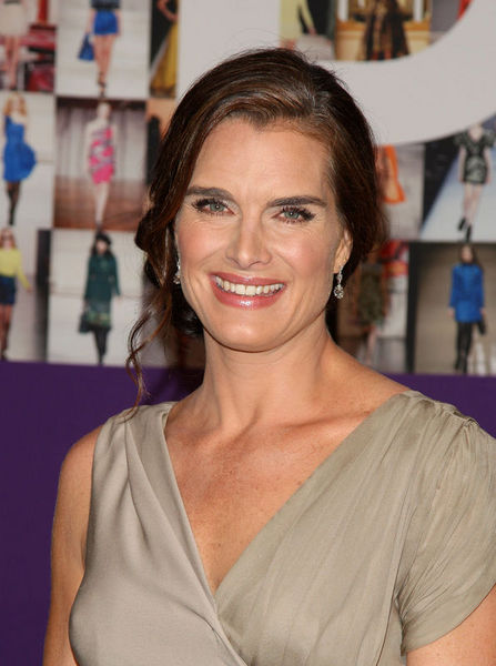 Brooke Shields sigaranın zararlarını anlatıyor: "Sigara öldürür ve eğer ölürseniz hayatınızın en önemli parçasını kaybetmiş olursunuz."
