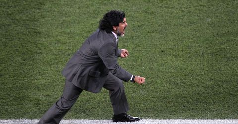 Haziran 1994 : ABD 94 Dünya Kupası'nda iki maç oynadı. Yunanistan'a attığı mükemmel gole karşın bir sonraki maçta doping kullandığı ortaya çıkınca hem kupadan ihraç edildi hemde Yunanistan'a attığı gol sayılmadı. -