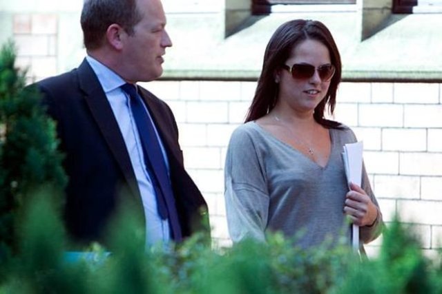 İngiliz siyasetçiden olay yaratan selfie  - İngiltere'nin İşçi Partili vekili Simon Danczuk'un eşi Karen Danczuk'un Twitter'da paylaştığı selfie'ler ses getirmeye devam ediyor.