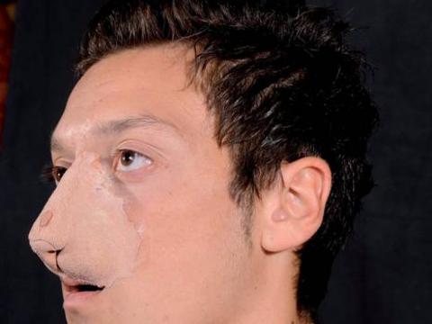 Burun yapısına özel olarak plastikten bir burun imal edildi.