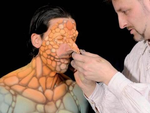 Kedira'nın burnu da Mesut Özil gibi özel olarak hazırlandı.