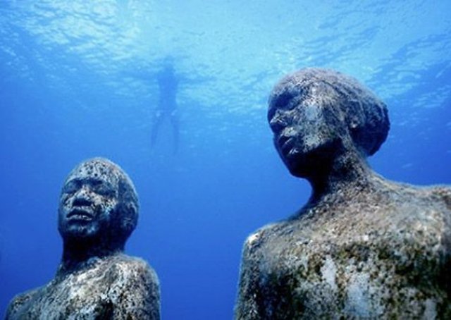 Punta Nizuc(Meksika) - Cancun sahilinde yer alıyor. Sessiz ve huzurlu bölge,100 çeşit balık ve 30 çeşit mercana ev sahipliği yapıyor. İlk eserler 2011'de, suyun 8 metre altına indirilmiş.Derinliğin fazla olmaması, amatör dalgıçlar için ideal.Giriş 40 dolar