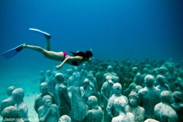 Manchones Kayalıkları (Meksika) - Cancun'dan yaklaşık 8 kilometre uzakta, Mezoamerikan Kayalıkları'nda 420 metrekarelik alanda kurulu. Kutsal Körfez Haçı'na (Cruz de la Bahia) da ev sahipliği yapan müze 2009'da açıldı