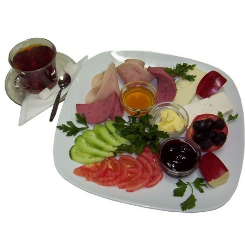 Saat 07.00: Organizma uyanmıştır, ancak hala zayıftır, kaslar ve eklemler ısınmamış hala soğuktur, bu saate spor yapmaktan kaçınmalıyız. Spor yerine güzel bir kahvaltı yapmalıyız, sindirim sistemi iyi çalışmaktadır. Karbonhidratlar hiç depo edilmeden direk enerjiye çevrilmektedir. İstediğimiz gibi kahvaltı yapabiliriz.