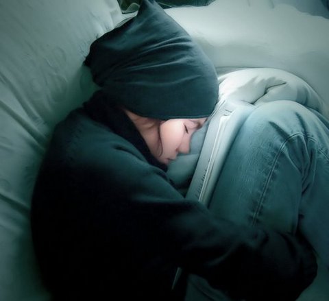 Saat 01.00-02.00: Verimliliğin ve dikkatin en düşük olduğu saatler. Bu saatte hala çalışanlar hata yapmaktadır. Çünkü vücut kendini uykuya ayarlamıştır. Görme ve refleksler zayıftır, istatistiklere göre bu saatlerde yapılan trafik kazaları oldukça fazladır.