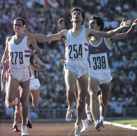 Saat 16.00-17.00: Adrenalin hormonu en yüksek seviyeye ulaşmıştır ve kaslar çok güçlü durumdadır. Kuvvet artışı en yüksek seviyeye ulaşmış, organlar yüksek performansla çalışmaktadır. Beyin-kas koordinasyonu mükemmel boyuttadır. Küçük kas gruplarının da en güçlü ve en etkili olduğu saat dilimidir. Yapılan istatistiklerde olimpiyat rekorlarının en çok bu saatlerde kırıldığı saptanmıştır.