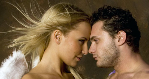 Prenses olmak: Bir prenses kadar naif, korunmaya açık ve aşık olunası olmak çoğu kadının hayalidir. Doyasıya ilgi, koruma ve isteklerin sonsuz şekilde yerine getirilmesini kim istemez ki! Sabırla beyaz atlı prensi beklemek bu sebepten olsa gerek. -