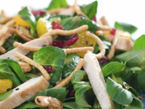 Kızarmış tavuklu salata