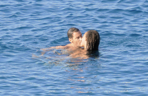 TÜRK Malı dizisinde canlandırdığı - Gökhan karakteriyle adından söz - ettiren Bekir Aksoy ile sevgilisi Alex bu yaz Bodrum'da tek kelimeyle şov - yapıyor