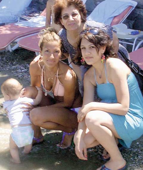 Şikel, hayranlannın fotoğraf çektirme isteğini de geri çevirmiyor