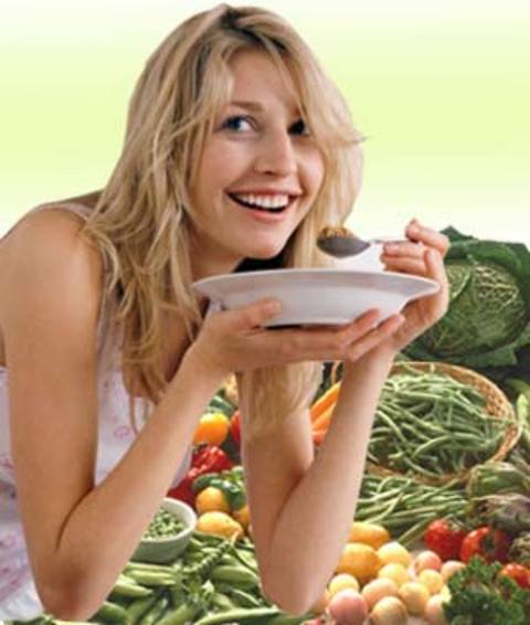 4. FITNESS YAPARKEN HER GÜN AYNI HAREKETLERİ, AYNI SAATTE VE BELLİ SÜREDE YAPMAK GEREKLİDİR. -  - Her gün aynı şeyleri yapmaya hiç şaşmadan aynı zamanda başlıyor, aynı şekilde yapıyor ve aynı sürede tamamlıyorsunuz. Bu durum hem çok sıkıcı hem de gereksiz! Monoton olmak yerine yeni hareketler yapmayı denemeli veya bazen başka bir şey yapmalısınız. -