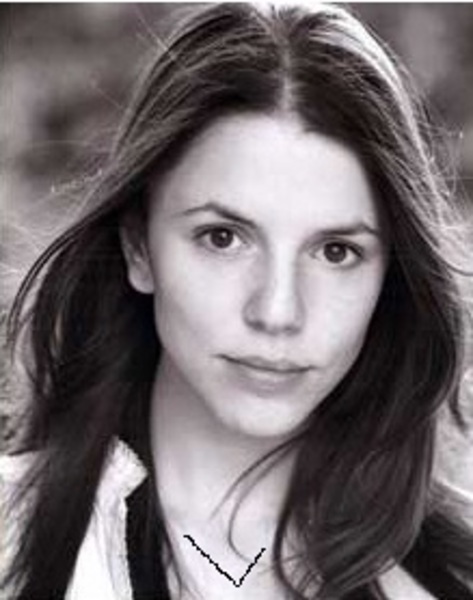 TÜRKAN -  - Yazar Ayşe Kulin'in romanından senaryolaştırılacak olan Eğitim gönüllüsü Türkan Saylan'ın hayatı, televizyon dizisi halinde yayımlanacak.Türkan Dizi'si Koliba yapım tarafından çekilecek. Kanal D'de yayınlanacak olan dizide Türkan Saylan'ın gençlik yıllarını Pınar Öğün canlandıracak.