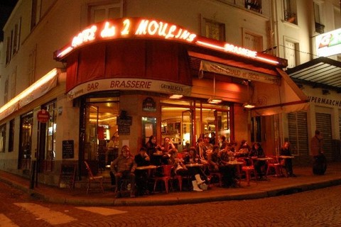 Amelié'ni çalıştığı Café Deux Moulins - PARİS