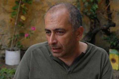 Deniz Türkali, Barış Pirhasan'ın kardeşi.