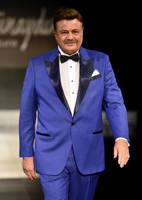 Nuri Alço - İlaç mümessili