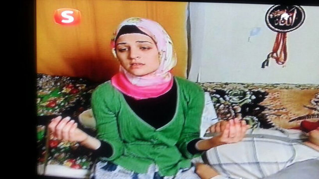 Ardından başına büyük badireler gelen Vuslateri, namaza başlıyor ve daha iyi bir insan olmak için çalışıyor.