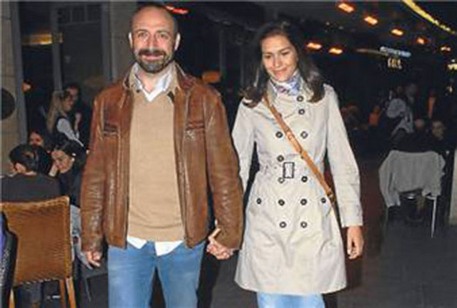 Tekstil fuarında robot kılığında dans ettim" diye konuştu...